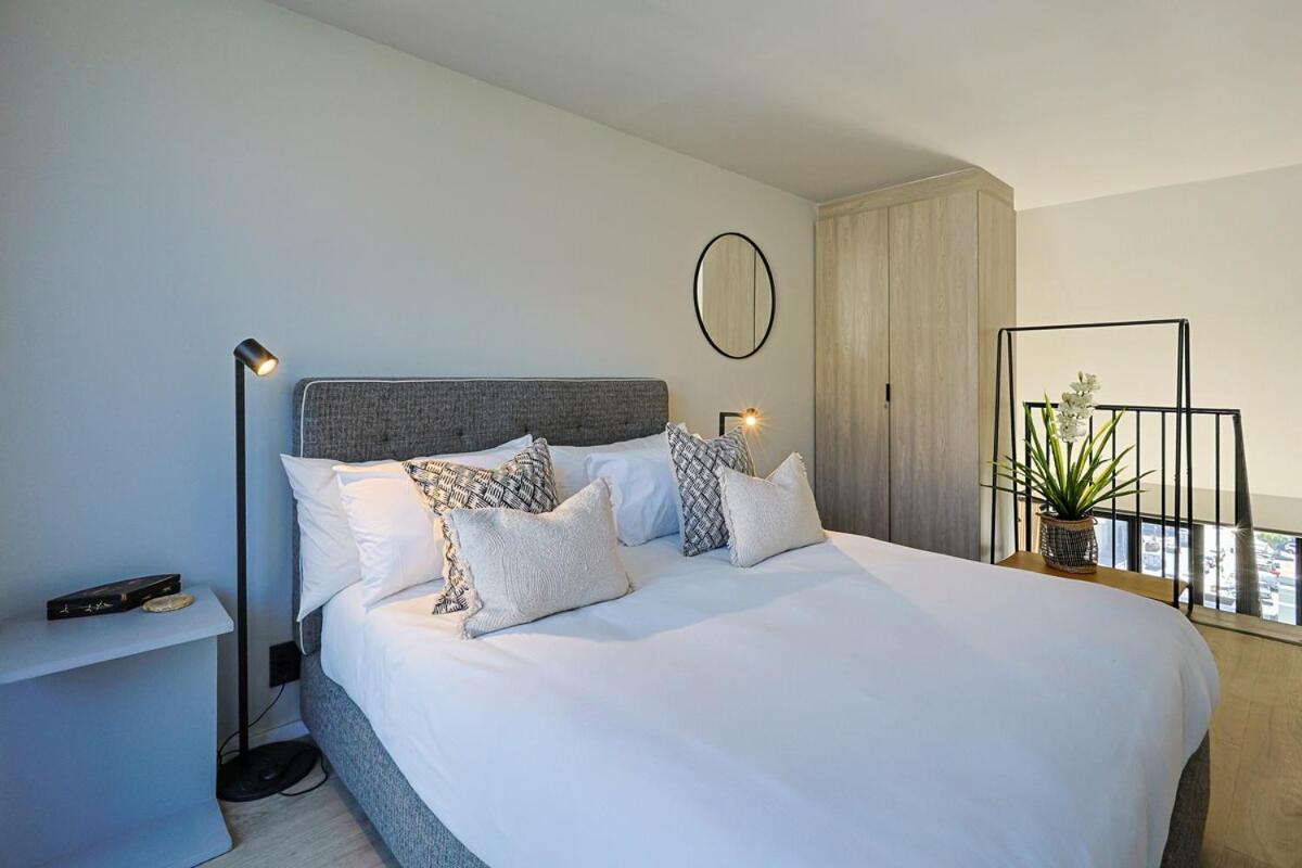 Stylish Topfloor At The Harri Mountain & Views Apartment Cape Town